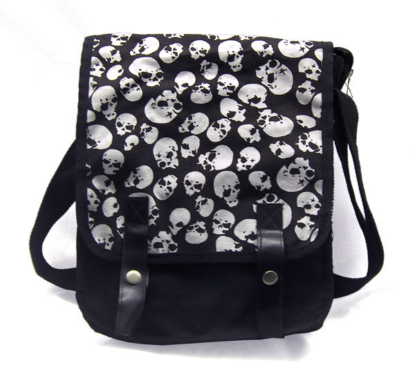 BOLSO NEGRO CALAVERAS BLANCAS